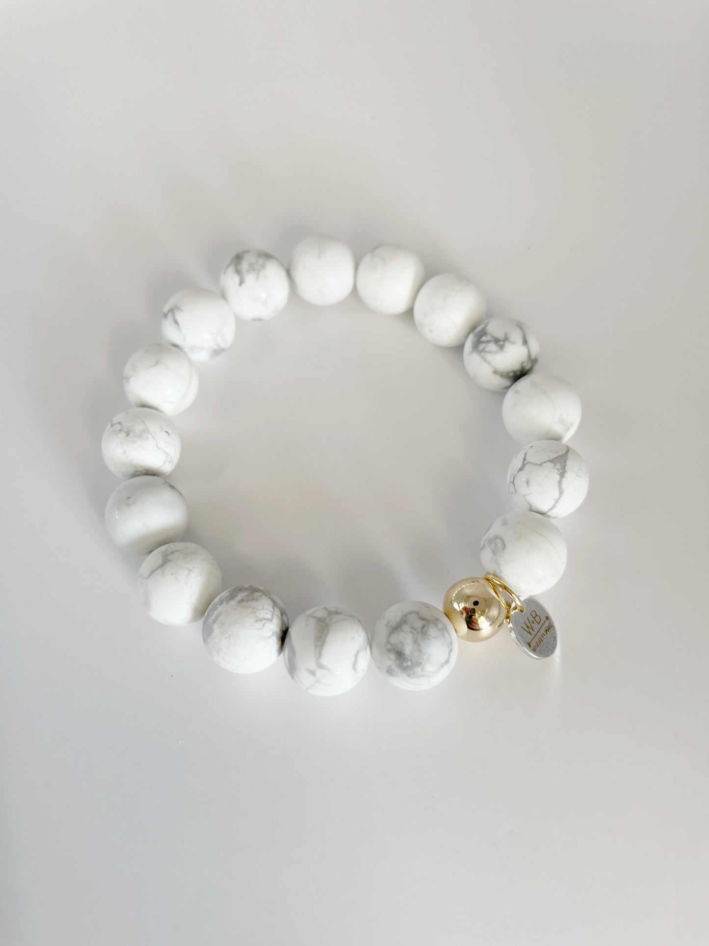 Cash // Howlite