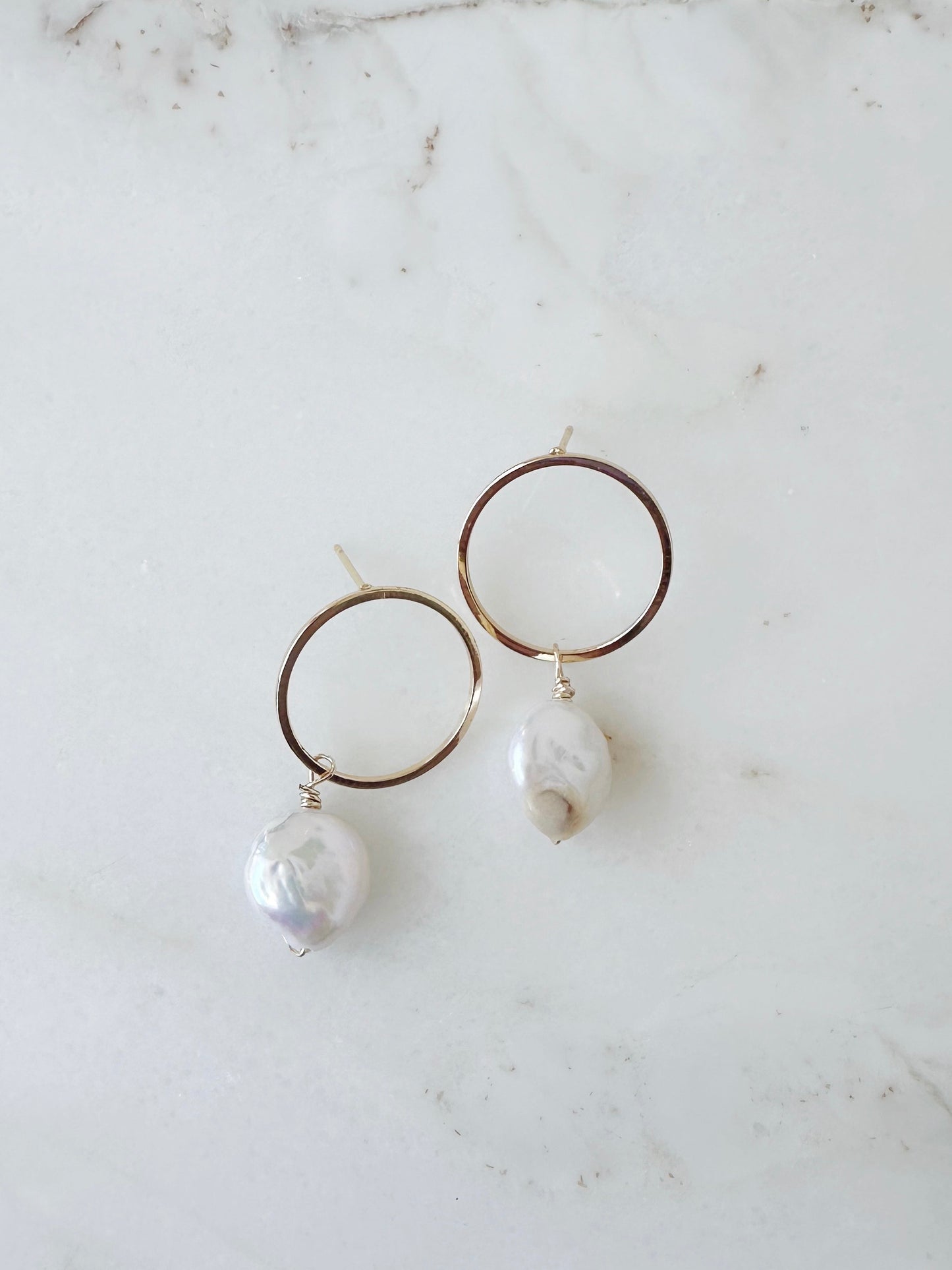 Whitney // Gray Pearl Earrings